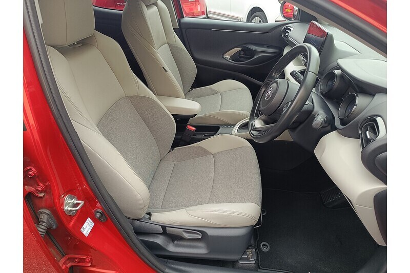 Used Toyota Yaris 2022 for sale - 76219750: Photo 11