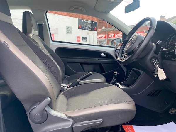 Used Volkswagen up! 2013 for sale - 68755205: Photo 16