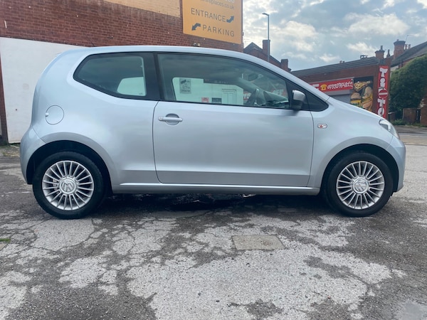 Used Volkswagen up! 2013 for sale - 68755205: Photo 2