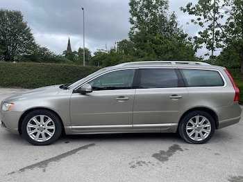 Used Volvo V70 2010 for sale - 75463282: Photo