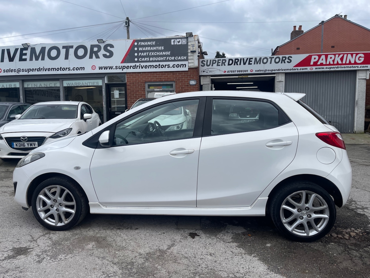 Used Mazda Mazda2 2011 for sale - 77592416: Photo 11