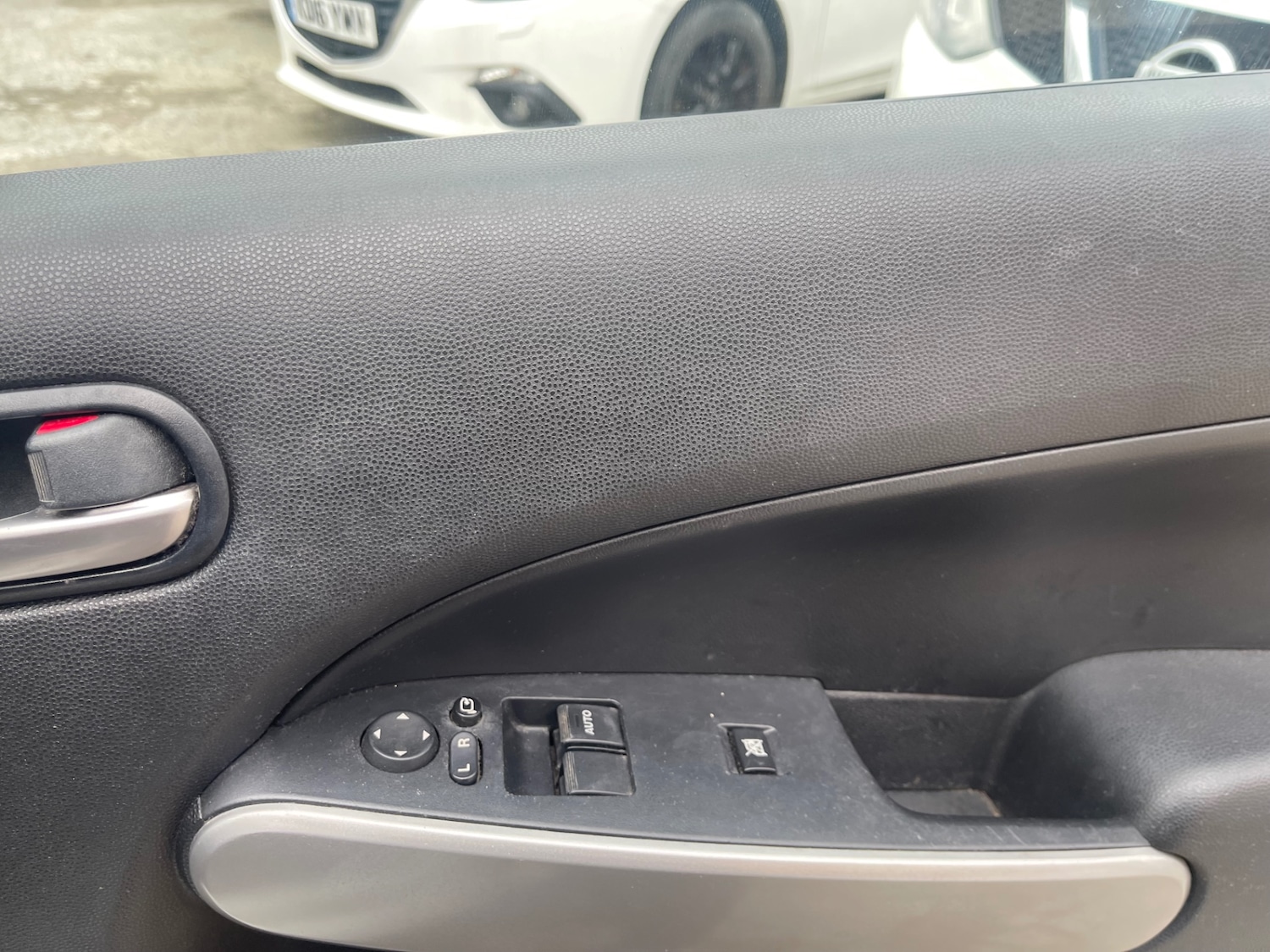 Used Mazda Mazda2 2011 for sale - 77592416: Photo 16