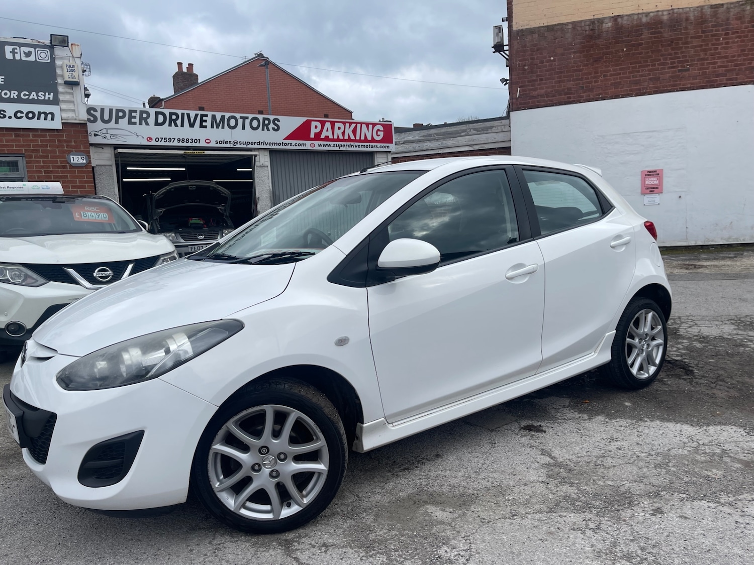 Used Mazda Mazda2 2011 for sale - 77592416: Photo 3