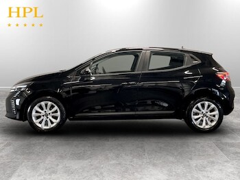 Used Renault Clio 2025 for sale - 79404211: Photo