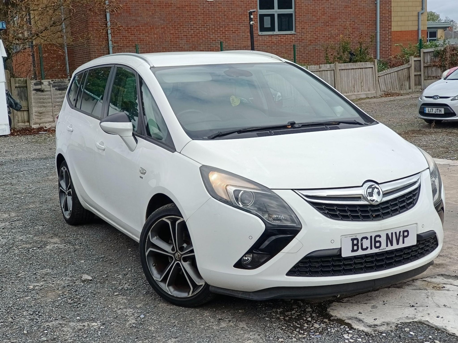 Used Vauxhall Zafira 2016 for sale - 76899734: Photo 1