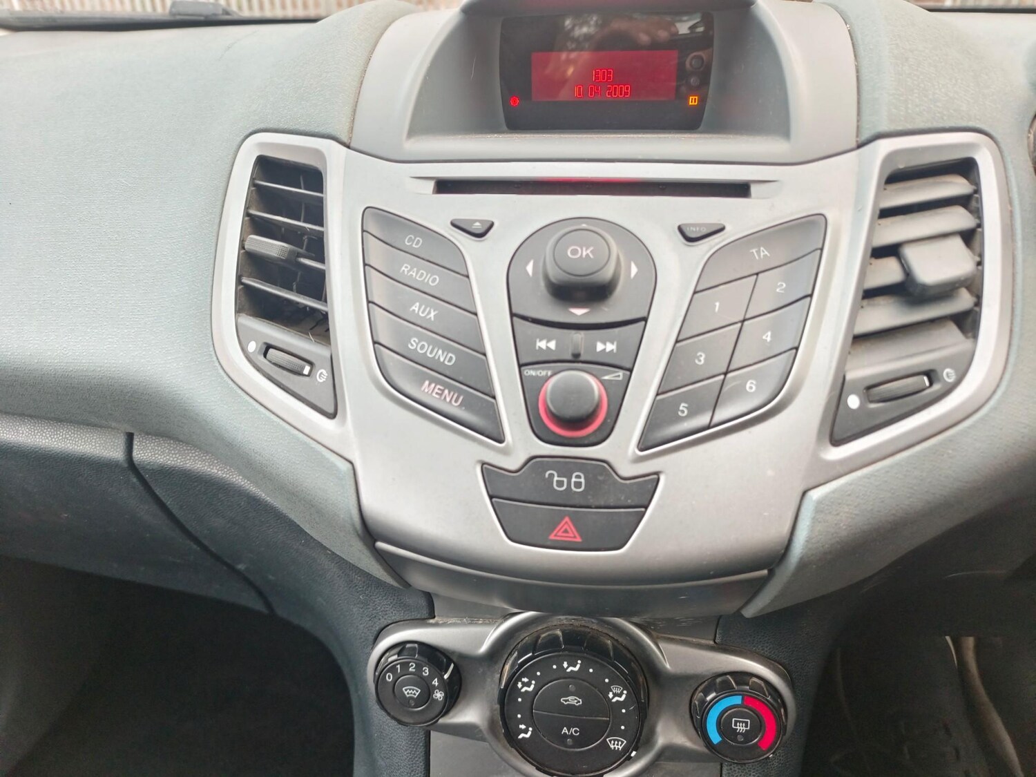 Used Ford Fiesta 2009 for sale - 76899739: Photo 46