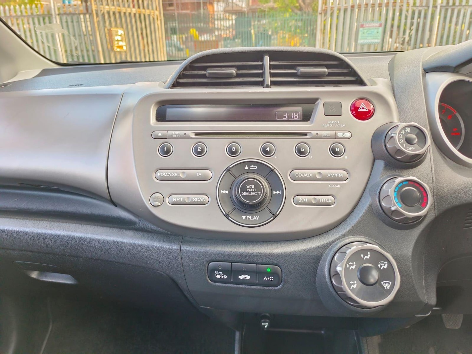 Used Honda Jazz 2009 for sale - 76658102: Photo 26