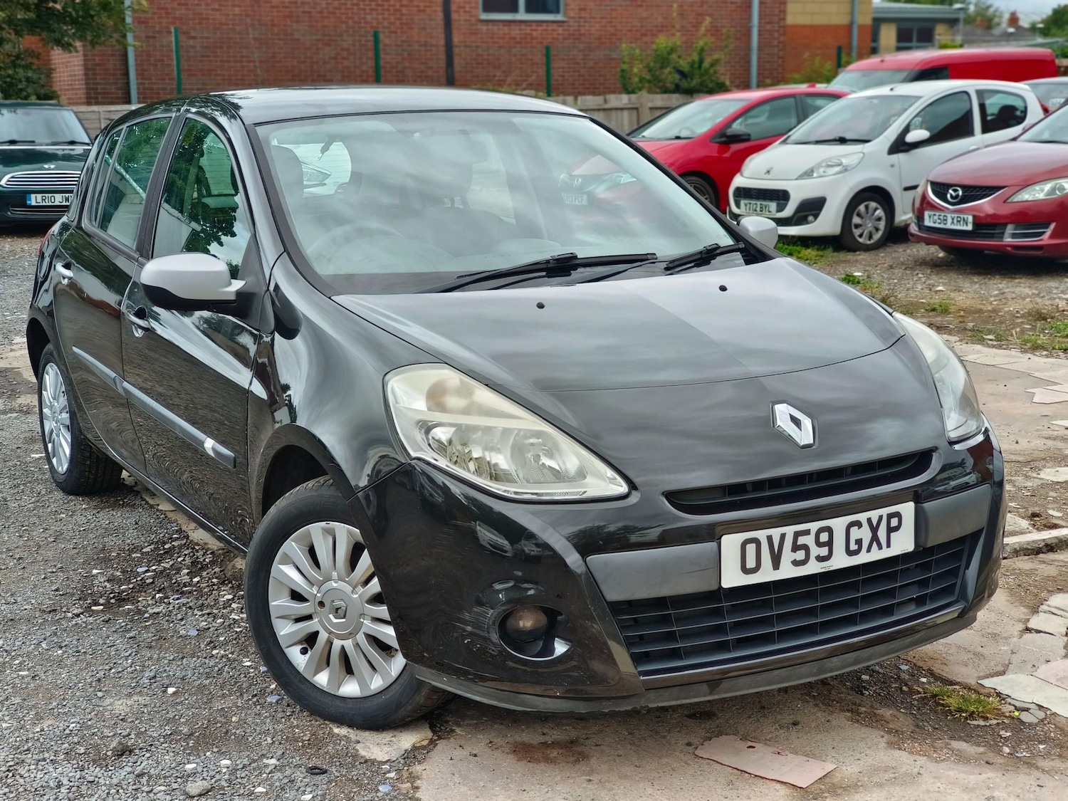 Used Renault Clio 2009 for sale - 76659342: Photo 2