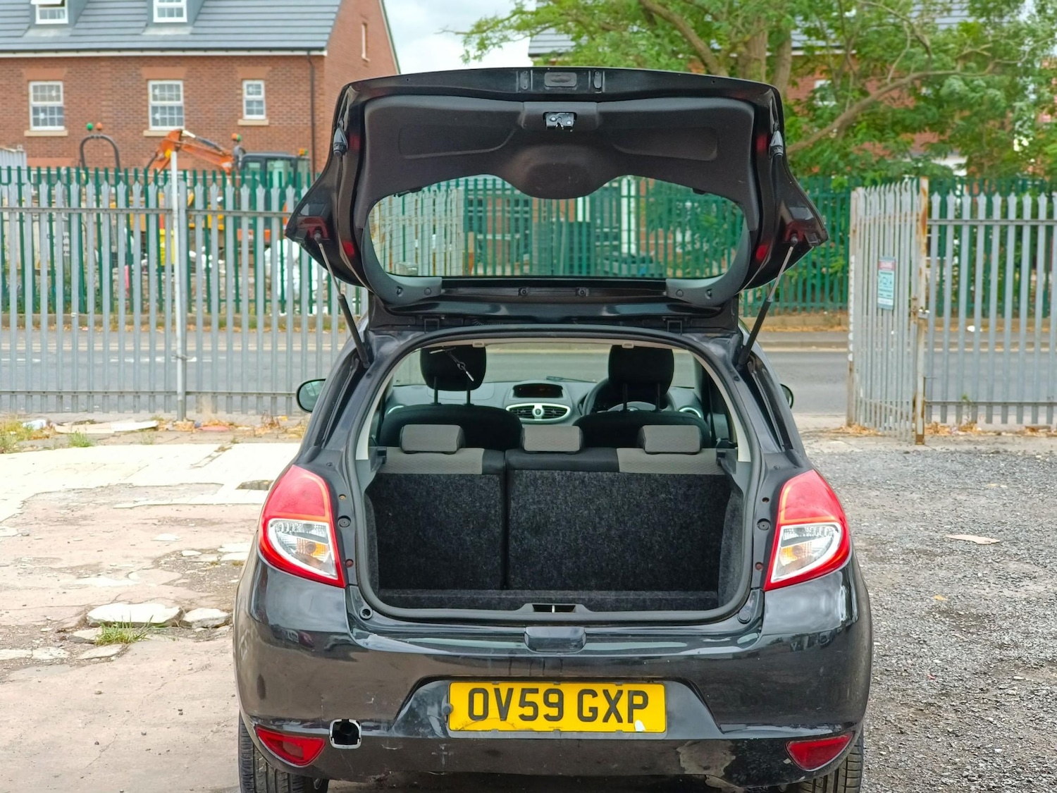 Used Renault Clio 2009 for sale - 76659342: Photo 27