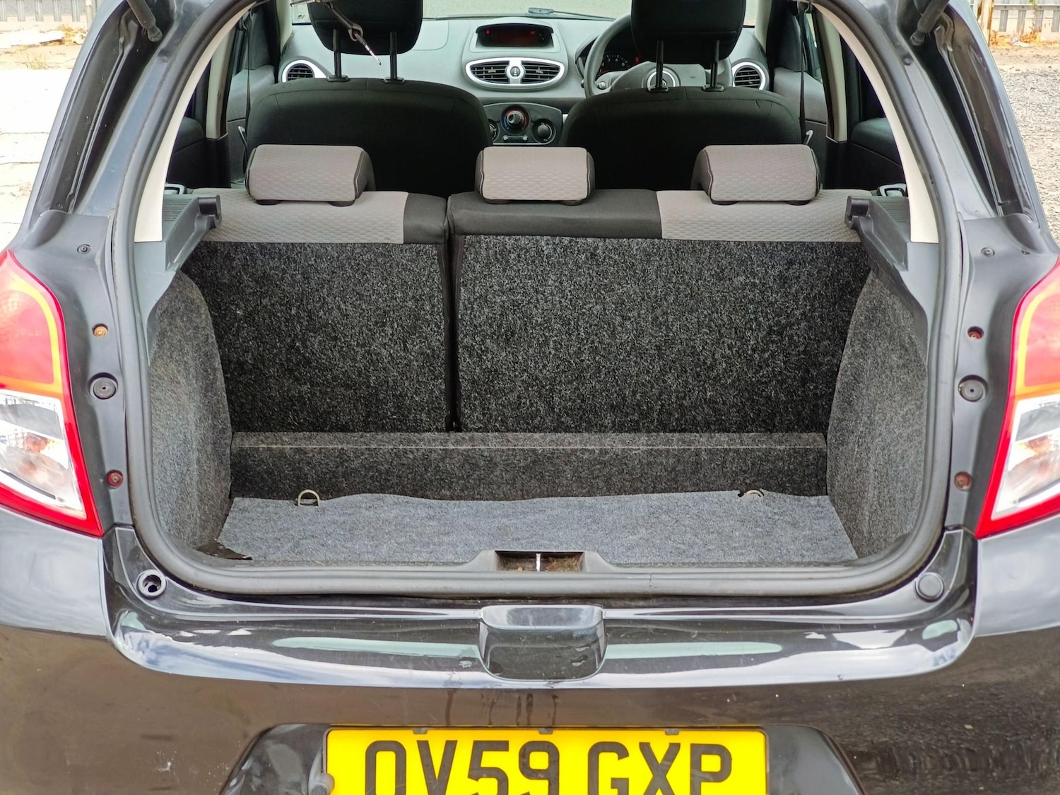 Used Renault Clio 2009 for sale - 76659342: Photo 29