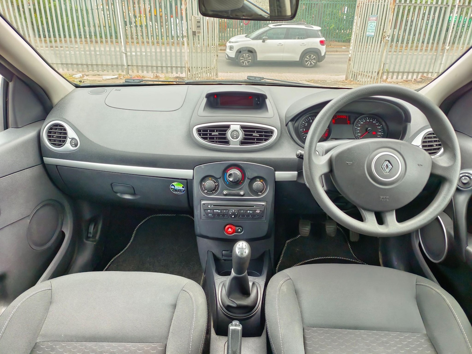 Used Renault Clio 2009 for sale - 76659342: Photo 39