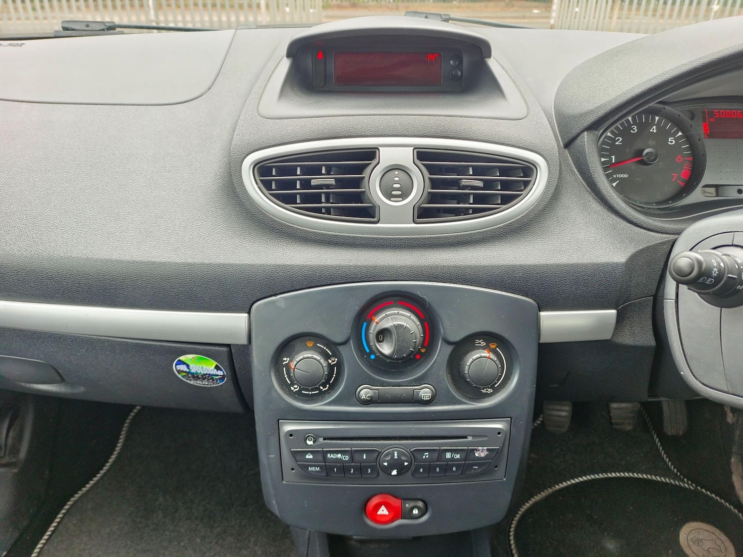 Used Renault Clio 2009 for sale - 76659342: Photo 41