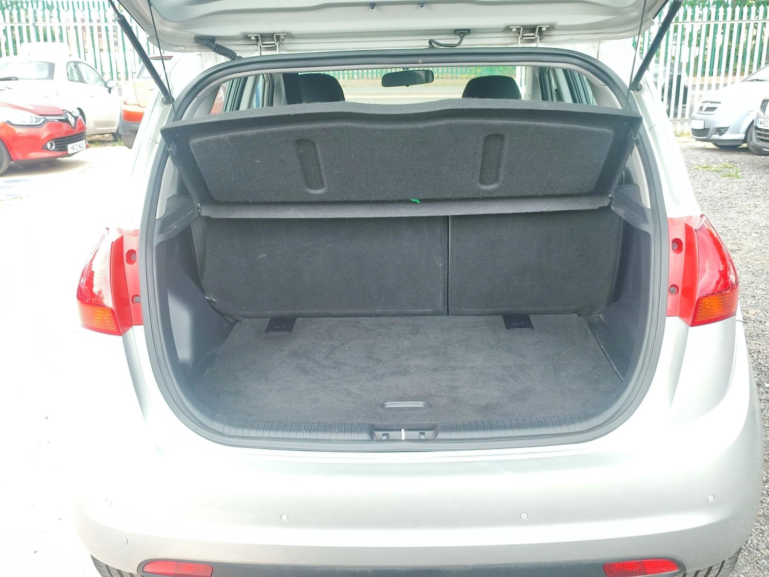 Used Kia Venga 2014 for sale - 76899730: Photo 30