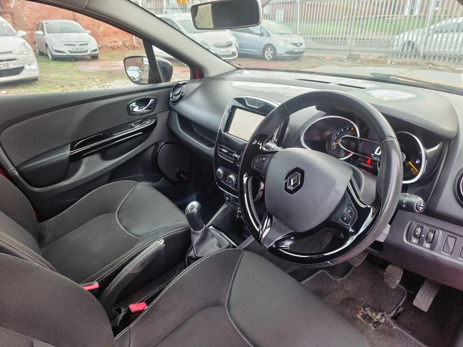 Used Renault Clio 2014 for sale - 76658174: Photo 10