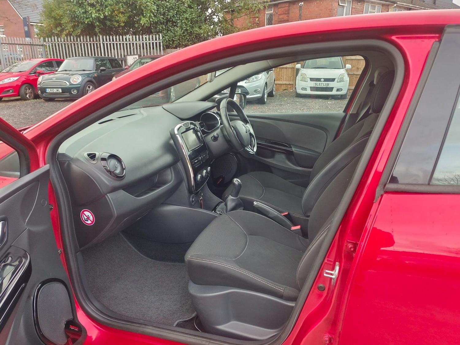 Used Renault Clio 2014 for sale - 76658174: Photo 19