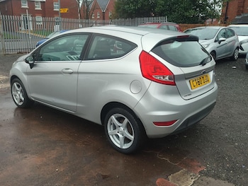 Used Ford Fiesta 2010 for sale - 76899733: Photo