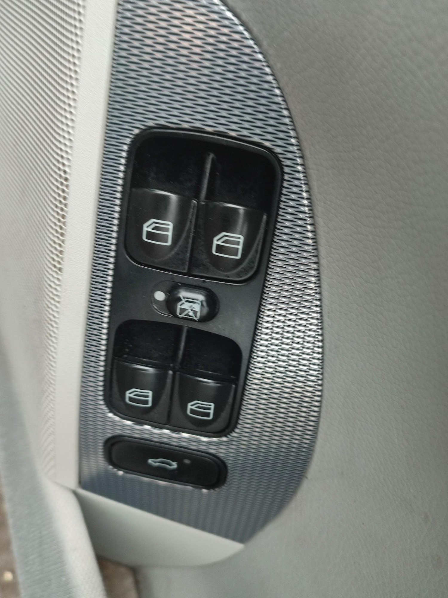 Used Mercedes-Benz CLK 2005 for sale - 77533627: Photo 23