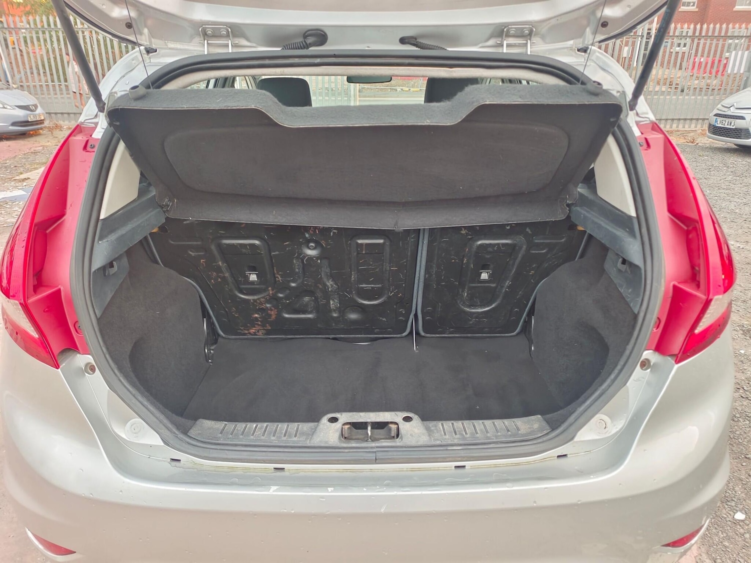 Used Ford Fiesta 2009 for sale - 76657587: Photo 33