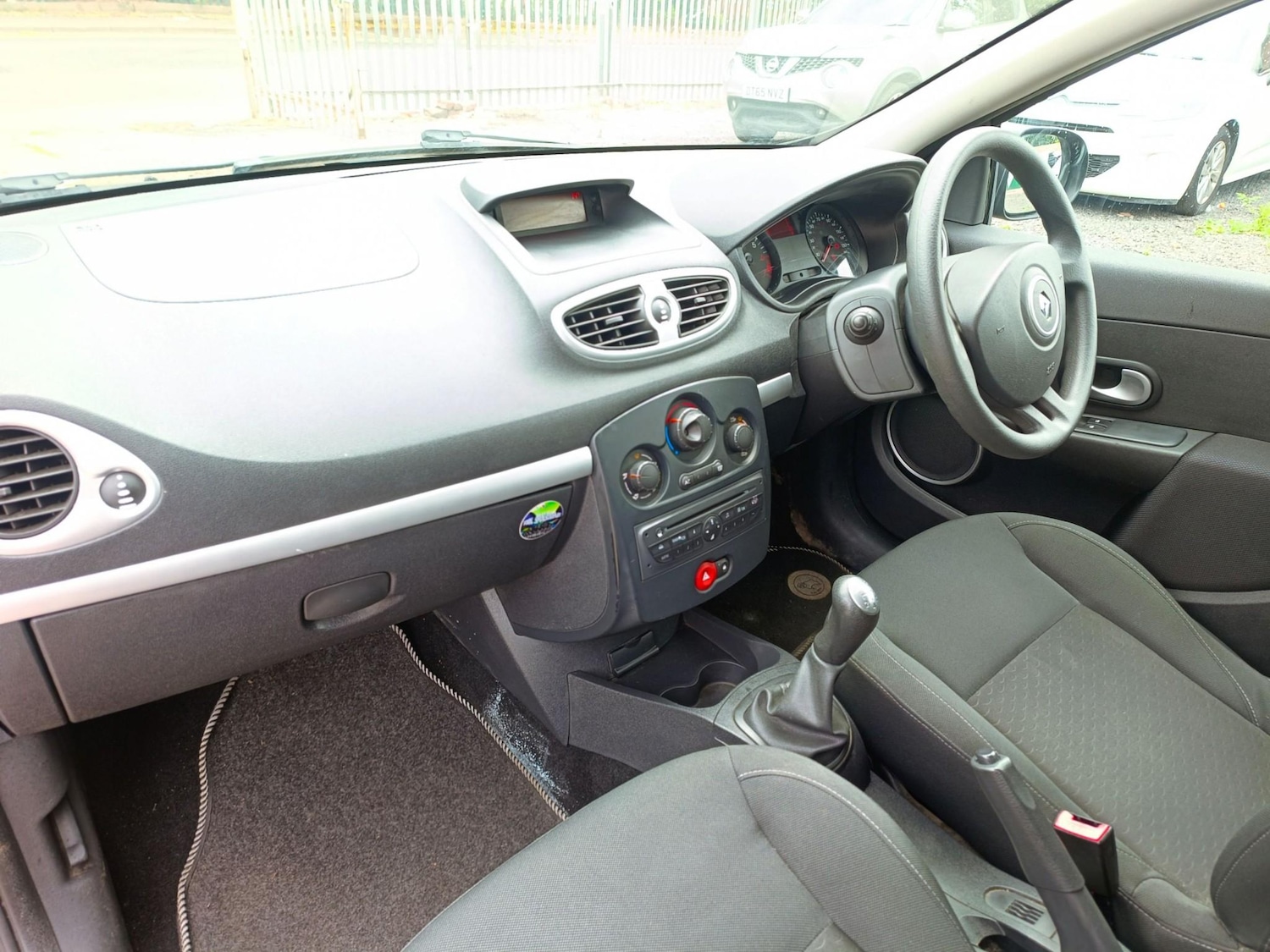 Used Renault Clio 2009 for sale - 76899731: Photo 37