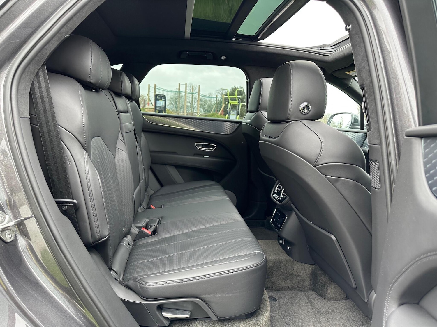 Used Bentley Bentayga 2021 for sale - 76094735: Photo 31