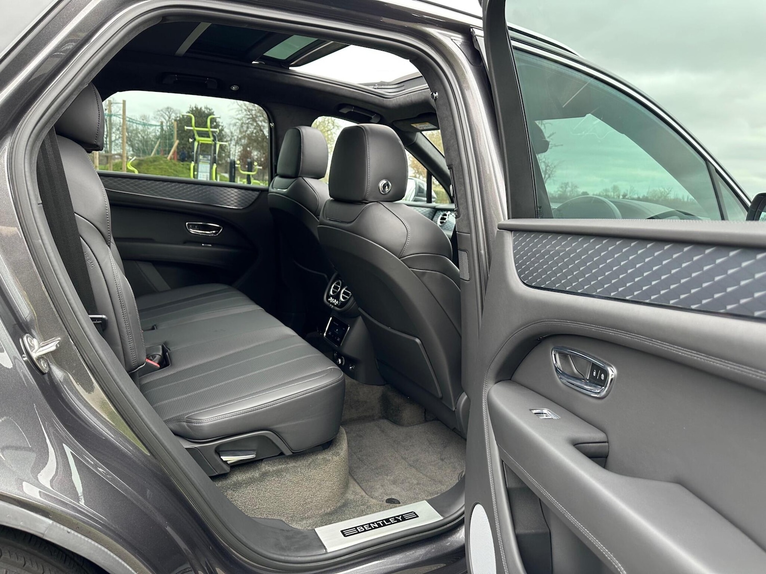 Used Bentley Bentayga 2021 for sale - 76094735: Photo 32