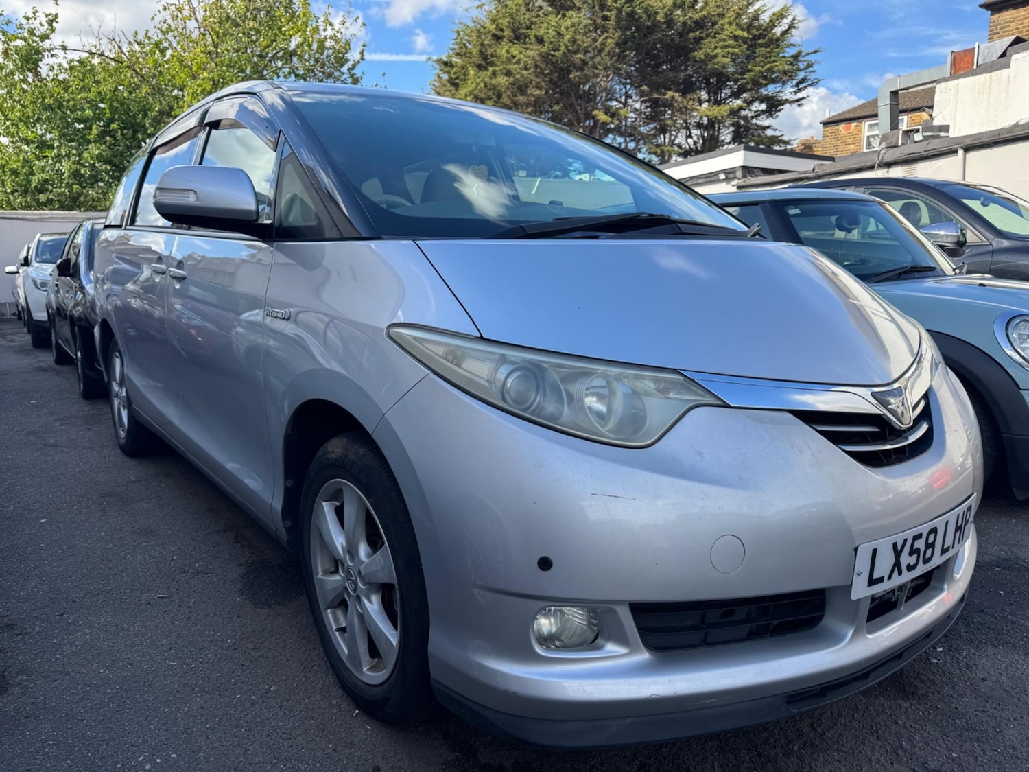 Used Toyota Estima 2020 for sale - 76306486: Photo 2