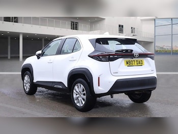 Used Toyota Yaris Cross 2024 for sale - 76042416: Photo