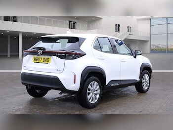 Used Toyota Yaris Cross 2024 for sale - 76042416: Photo