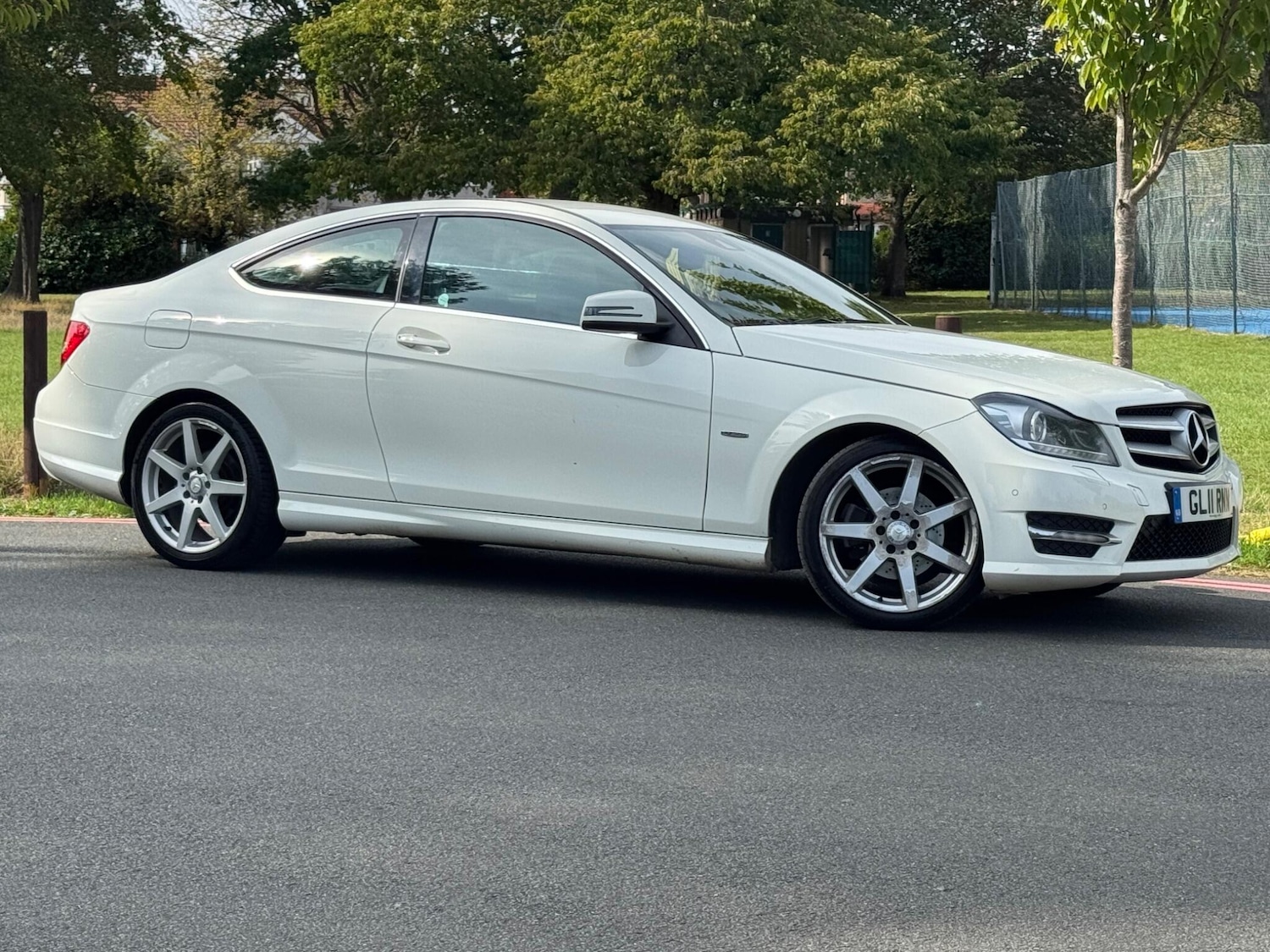 Used Mercedes-Benz C-Class 2011 for sale - 76137064: Photo 2