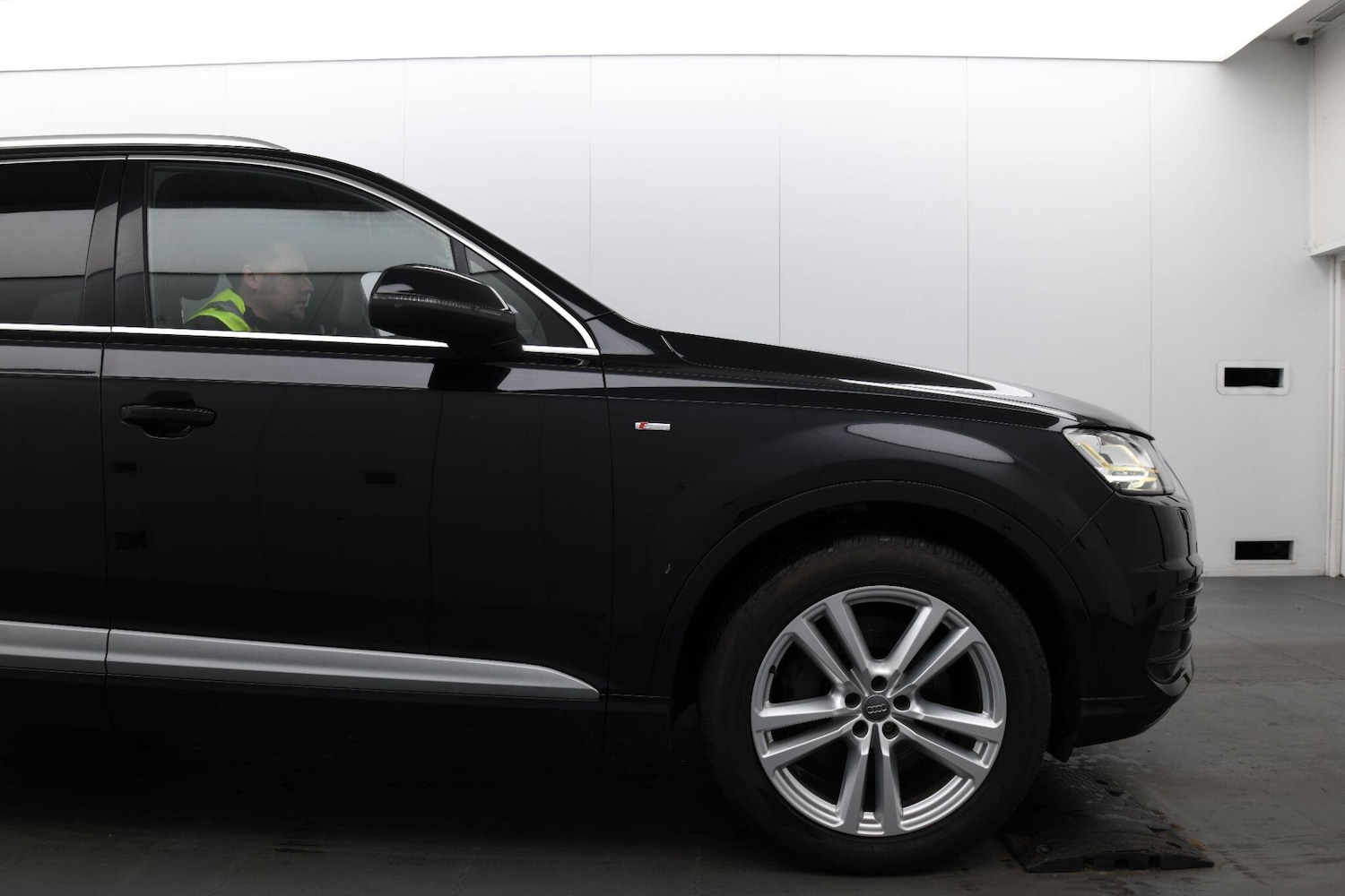 Used Audi Q7 2015 for sale - 76151376: Photo 17