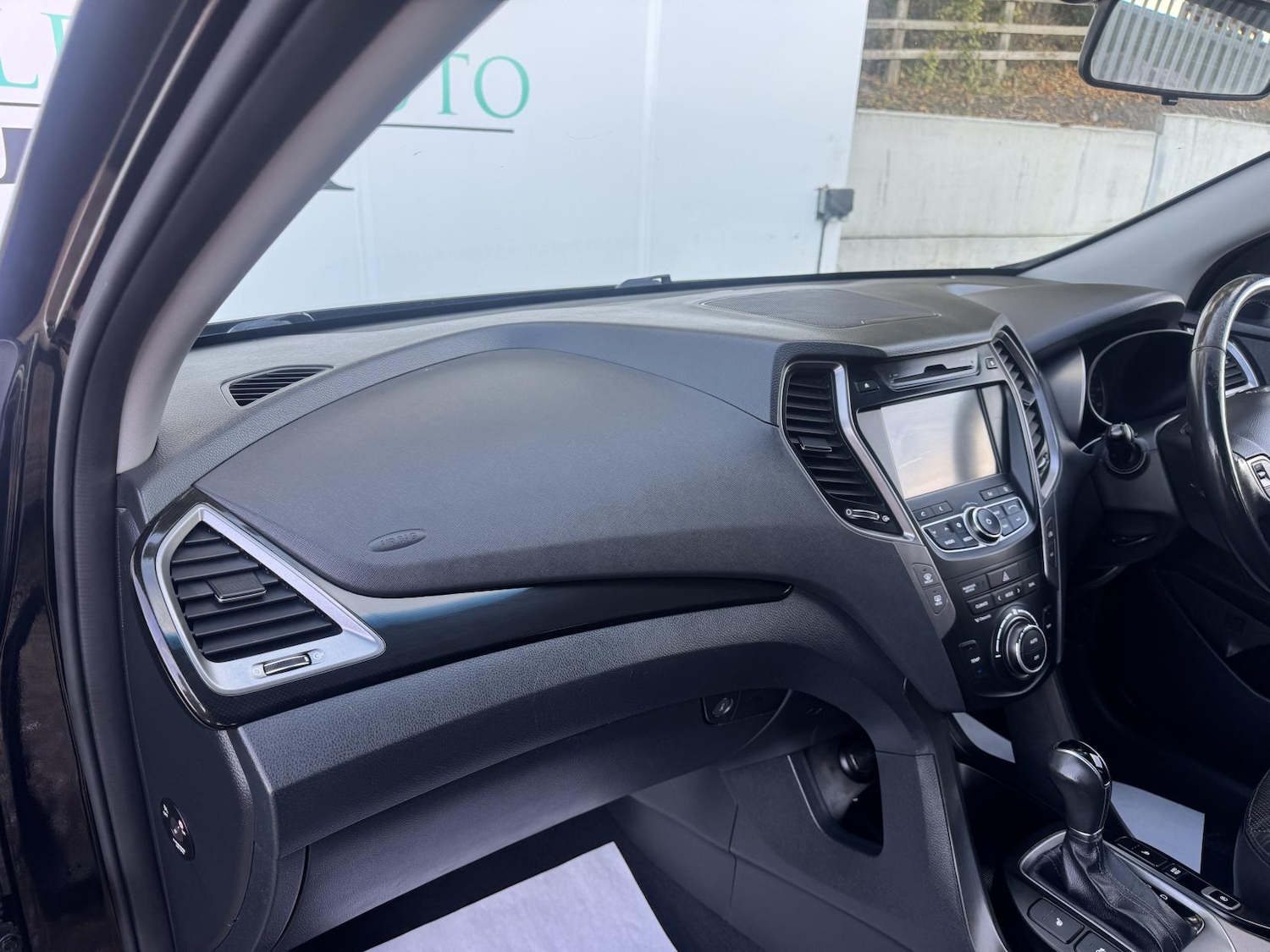 Used Hyundai Santa Fe 2015 for sale - 76640735: Photo 17