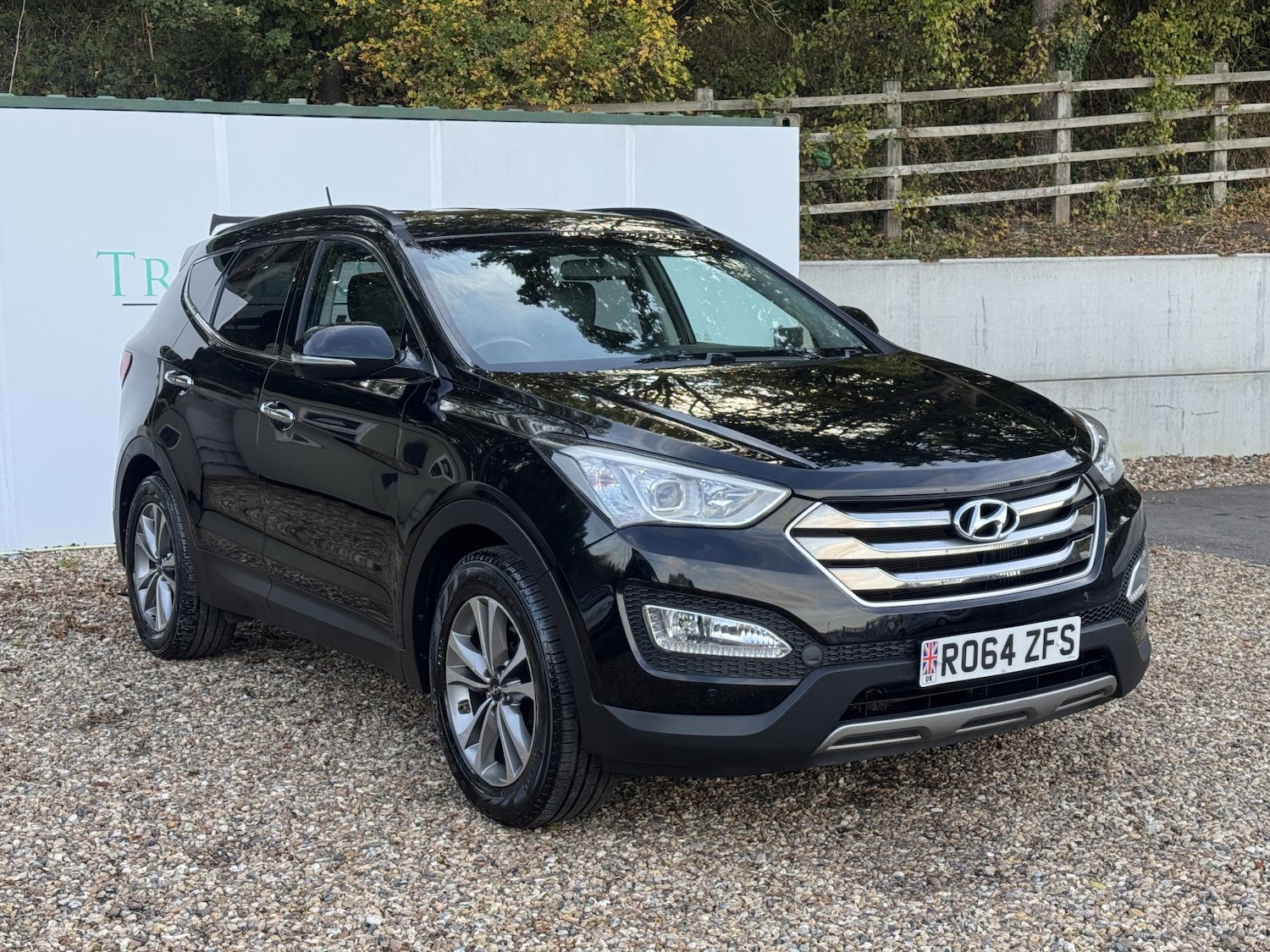 Used Hyundai Santa Fe 2015 for sale - 76640735: Photo 3
