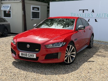 Used Jaguar XE 2018 for sale - 78682139: Photo