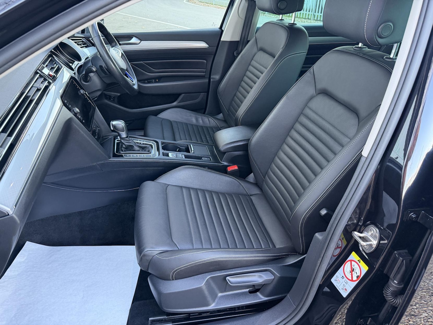 Used Volkswagen Passat 2022 for sale - 76741843: Photo 10