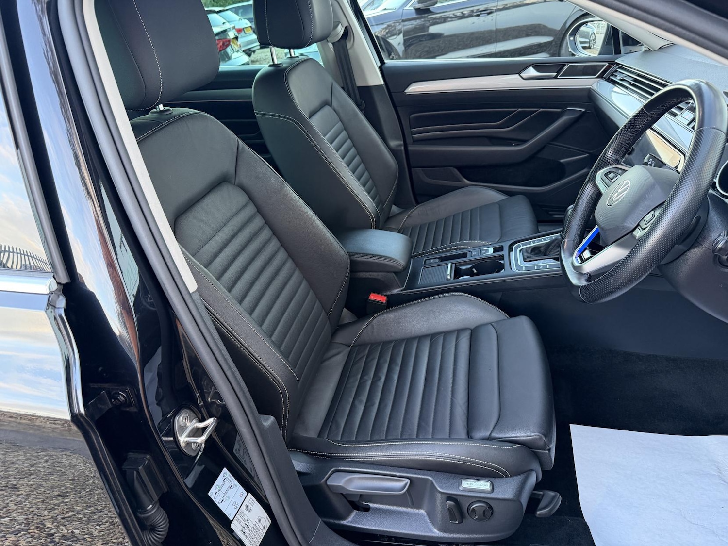 Used Volkswagen Passat 2022 for sale - 76741843: Photo 12