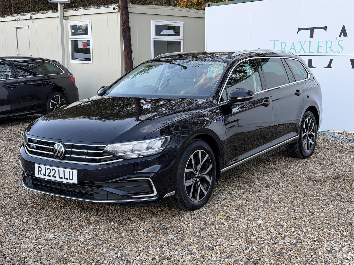 Used Volkswagen Passat 2022 for sale - 76741843: Photo 2