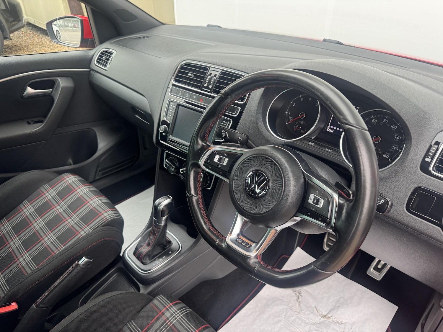 Used Volkswagen Polo 2017 for sale - 76640734: Photo 14