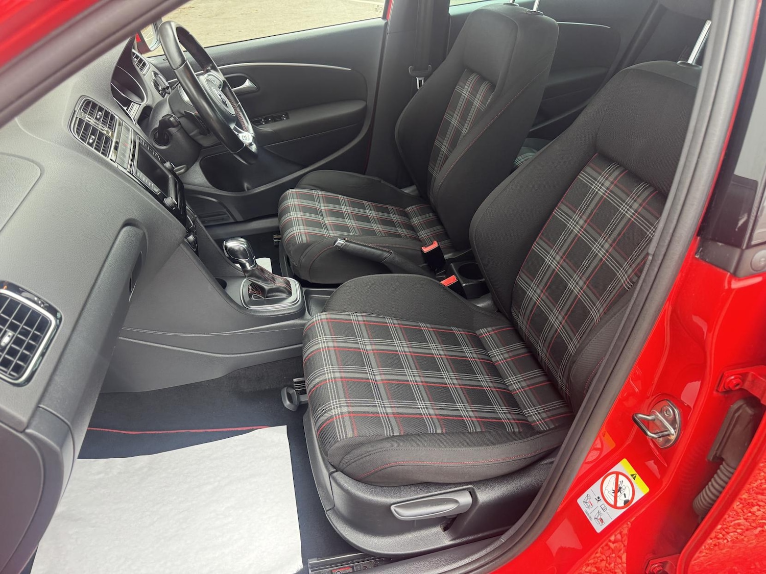 Used Volkswagen Polo 2017 for sale - 76640734: Photo 15