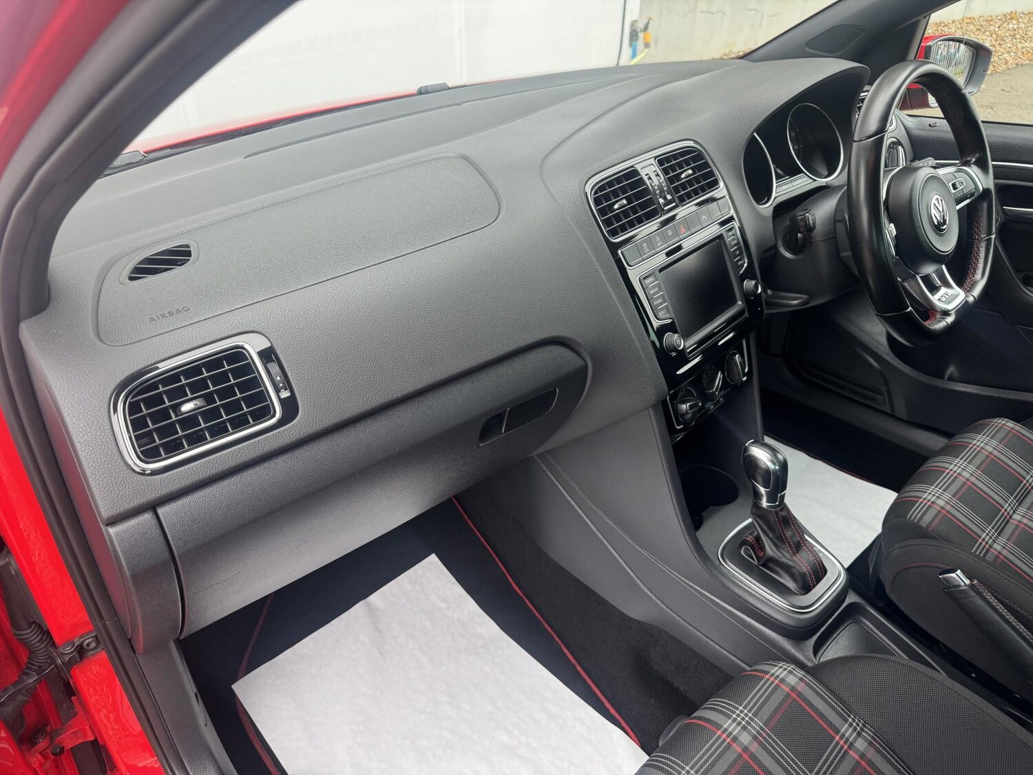 Used Volkswagen Polo 2017 for sale - 76640734: Photo 16