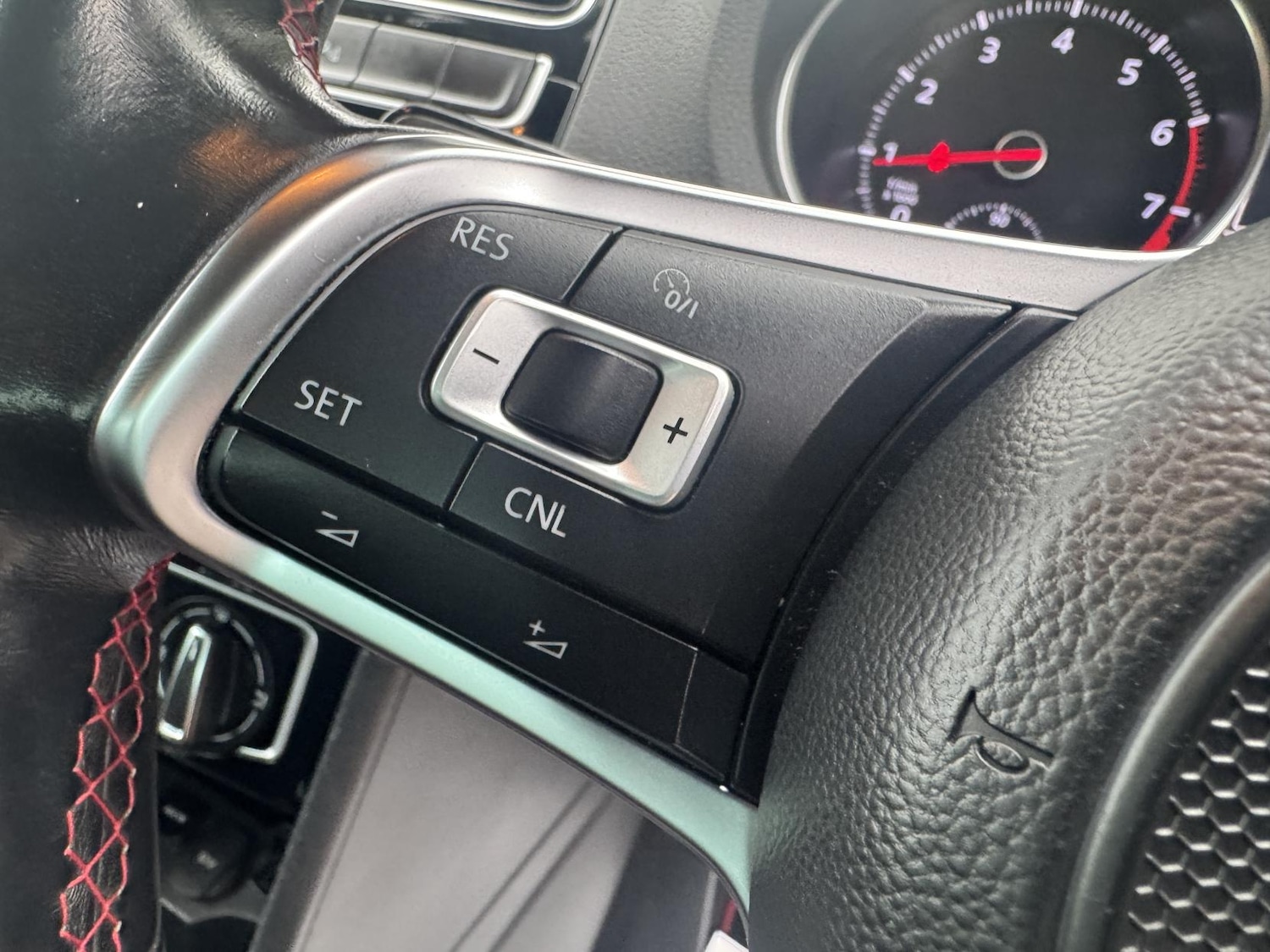 Used Volkswagen Polo 2017 for sale - 76640734: Photo 25