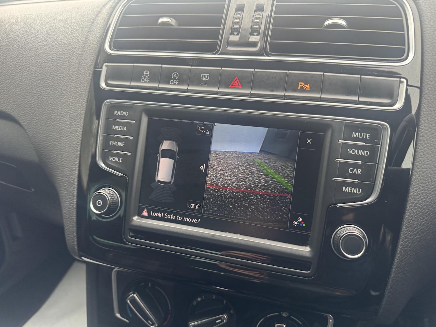 Used Volkswagen Polo 2017 for sale - 76640734: Photo 30