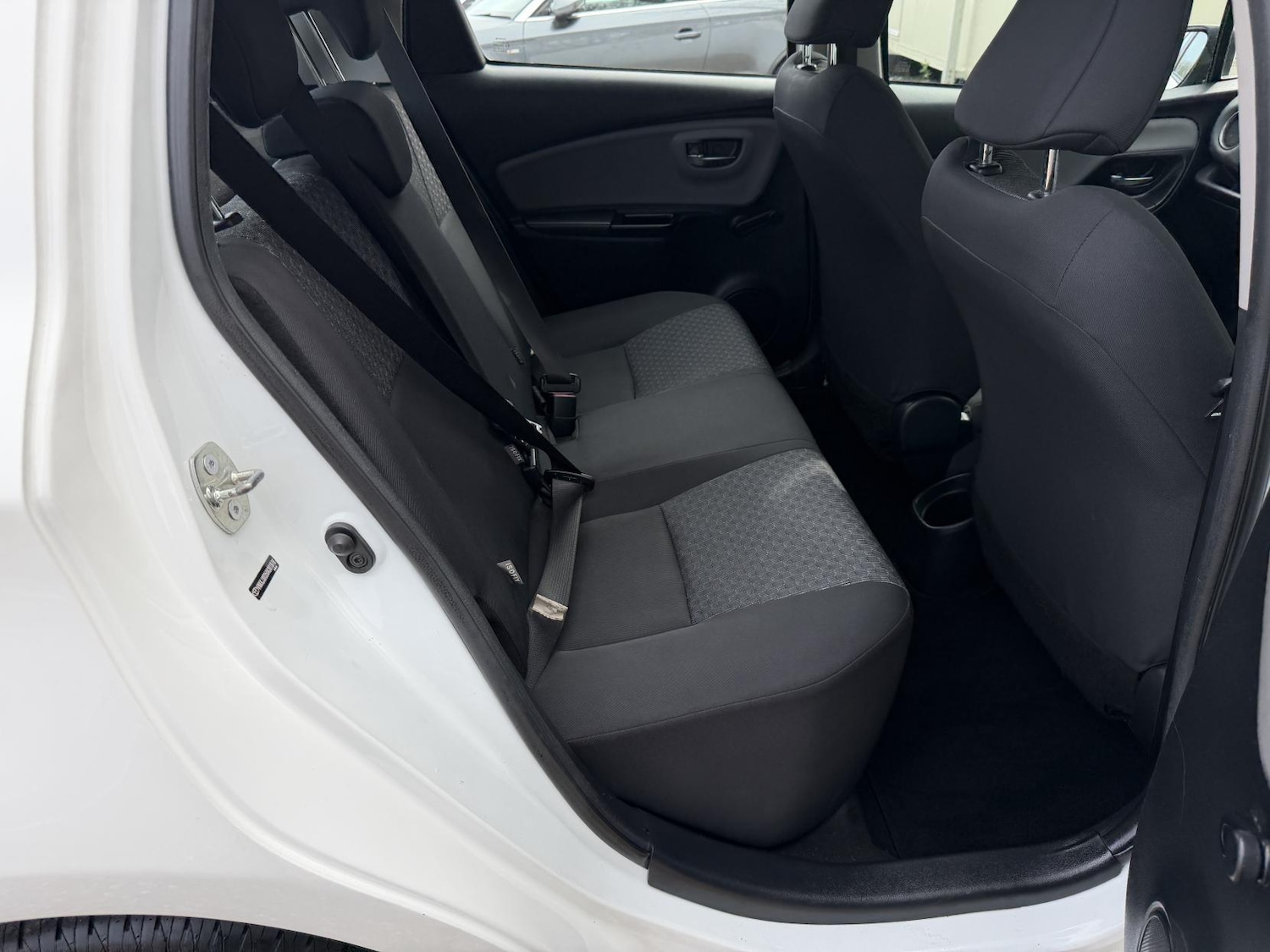 Used Toyota Yaris 2015 for sale - 77763008: Photo 11