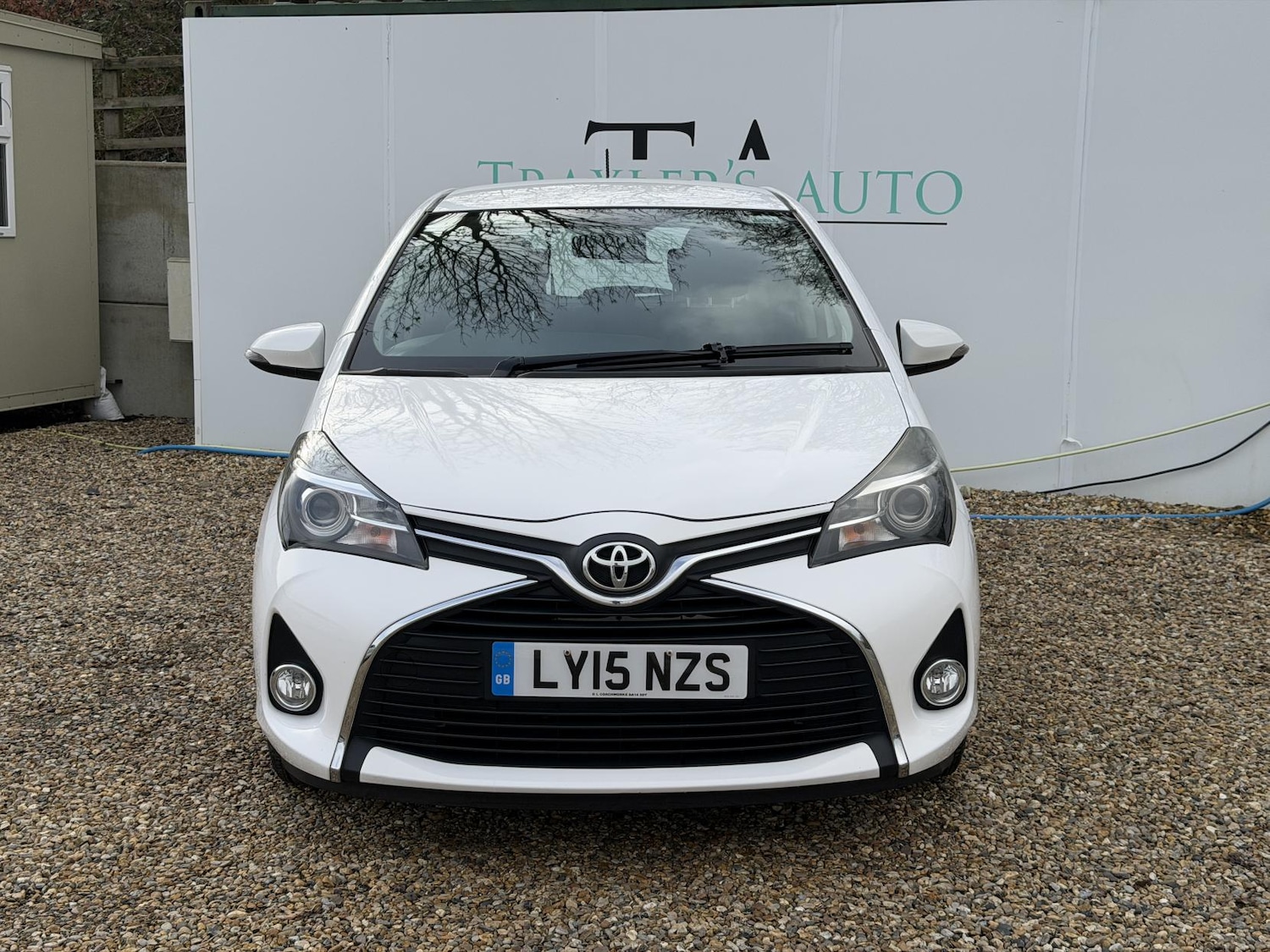 Used Toyota Yaris 2015 for sale - 77763008: Photo 2