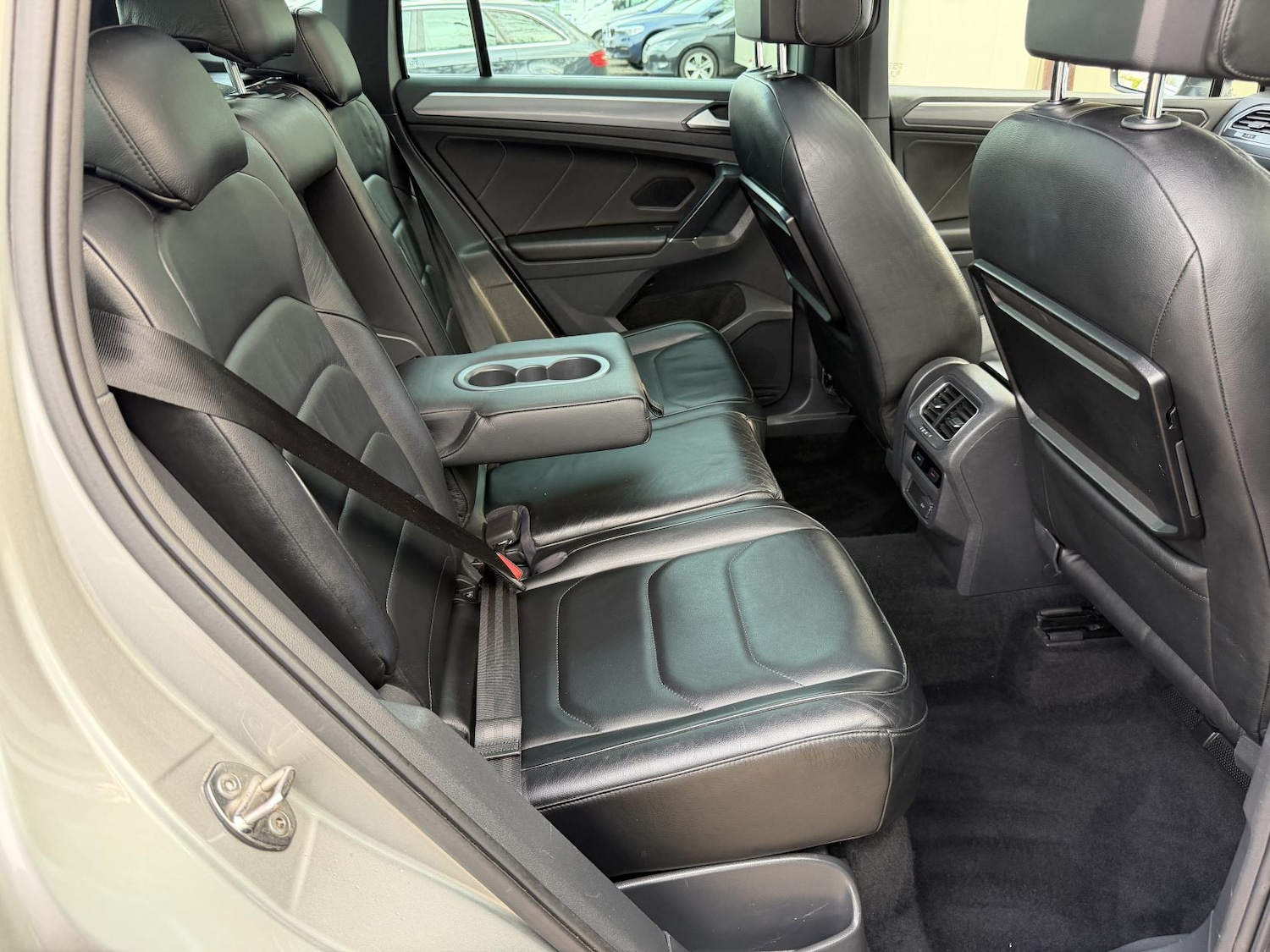 Used Volkswagen Tiguan 2017 for sale - 77992031: Photo 12