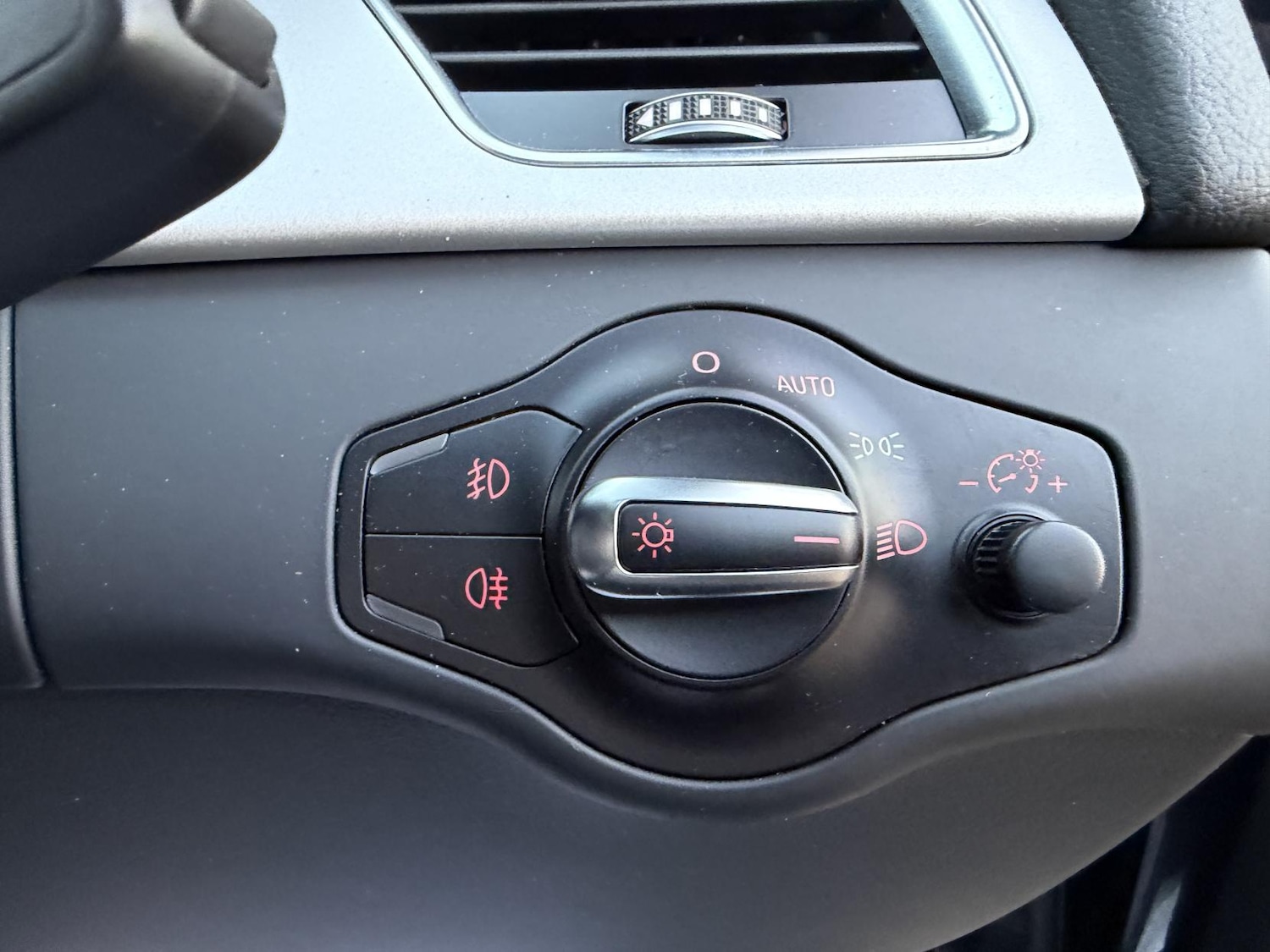 Used Audi A4 2015 for sale - 77954463: Photo 25