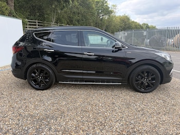 Used Hyundai Santa Fe 2016 for sale - 79520164: Photo