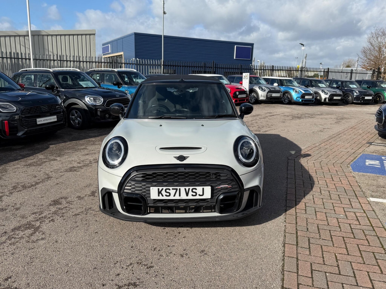 Used MINI Convertible 2022 for sale - 77573006: Photo 2