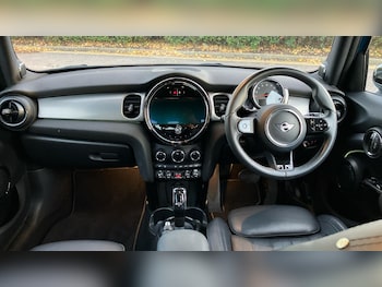 Used MINI Hatch 2022 for sale - 76674309: Photo