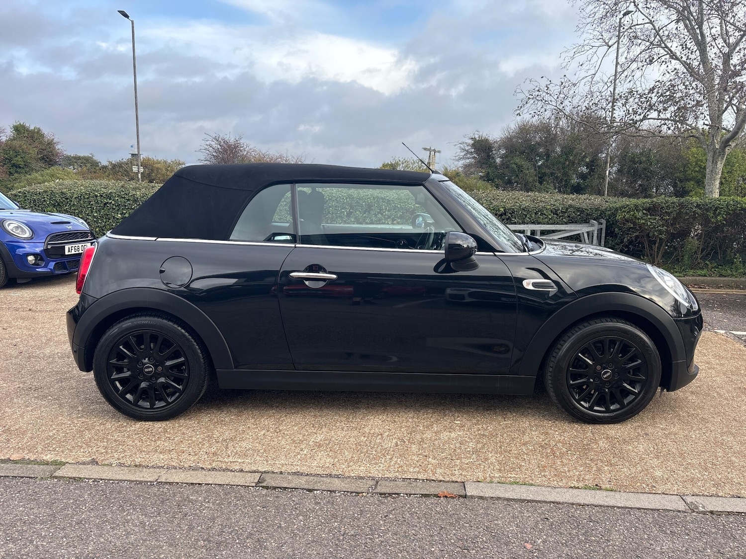 Used MINI Convertible 2018 for sale - 76673585: Photo 4
