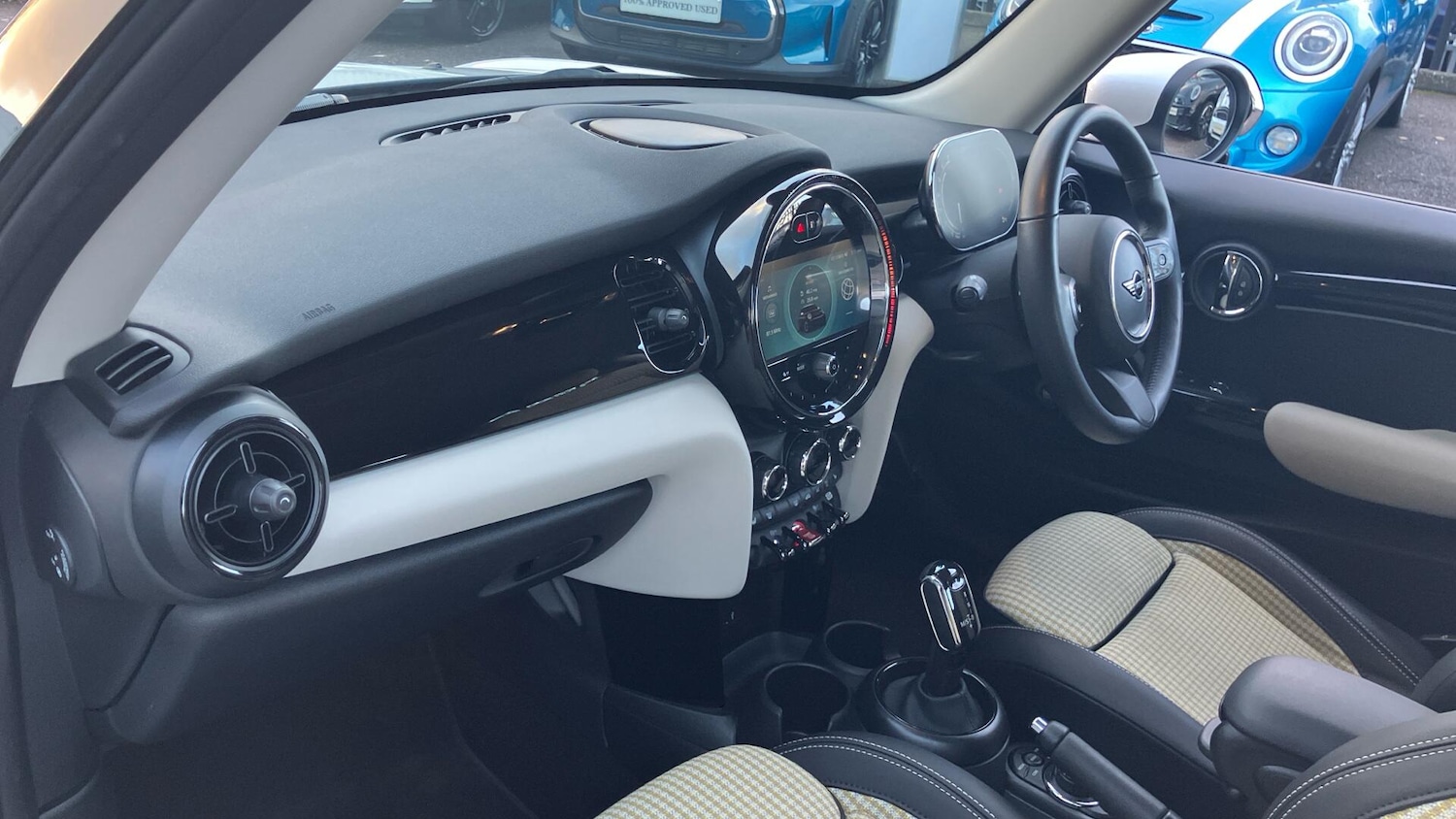 Used MINI Hatch 2023 for sale - 76845117: Photo 7